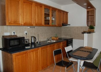 1-izbovy-byt-pred-home-stagingom-a-rekonstrukciou-HomeBrand-2