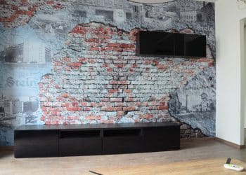4-foto-bytu-pred-home-stagingom-obyvacka-tapeta