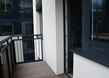 9-foto-bytu-pred-home-stagingom-balkon