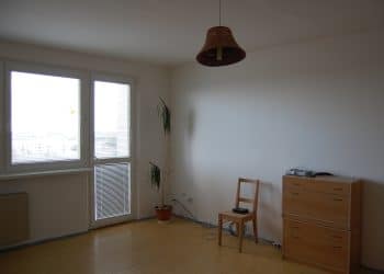 foto-bytu-na-prenajom-pred-home-stagingom-haburska-1