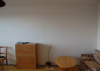 foto-bytu-na-prenajom-pred-home-stagingom-haburska-2